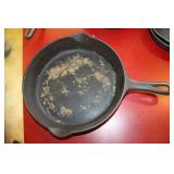 Griswold Cast iron skillet 9 Erie, PA 710C