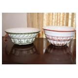 2 Ceramic cooking molds and 2 plates with handles