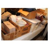 Lot including metal box, folding containers,