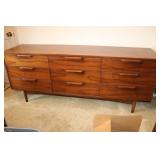 9 Drawer dresser
