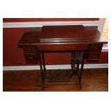 Antique Singer treadle sewing machine 15-86 with
