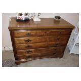 3 drawer dresser 40' x 17' x 41'