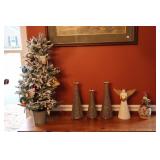 Lot - Christmas tree with ornaments, 3 seabead