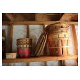 Lot - Crab baskets with lids and picking baskets