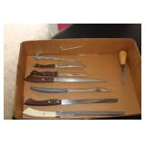 Lot - 7 Carvel Hall knives and 1 Carvel Hall