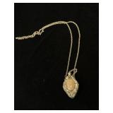 Decorative scent bottle pendant necklace