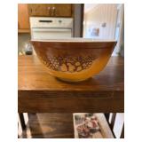 Pyrex Old Orchard mixing bowls 2.5 qt