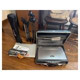 3 Camera tripods - Vivitar, Vault and Trudigital,