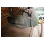 Columbian heavy duty bench vise
