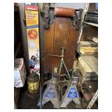 2 Creepers, 6 ton jack stands, bottle jack and