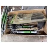 Box of tools - Pittsburgh screwdrivers, standard