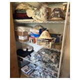 Lot - electric candles and bulbs, curtains,