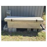 Truck bed toolbox