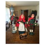 2 Byers Choice caroler figurines