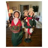 2 Buyers Choice caroler figurines Bob