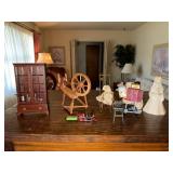 Lot doll - miniature collectibles incuding