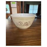 Pyrex Homestead small mixing bowl 750ml