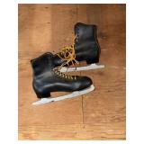 Vintage pair of ice skates size 11 - 11.5