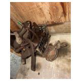 Block swivel hook pulley and a crate of
