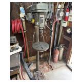 Duracraft Industrial drill press 5/8 inch (works)