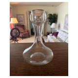 Wine decanter with aerator