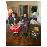 2 Byers Choice caroler figurines with