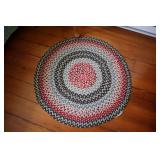Limestone round braided rug 37"