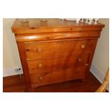 Pine dresser 41X19X39H (contents on top not