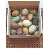 Lot of alabaster decorative eggs