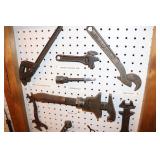 Lot including Crescent Double Jaw, Double Jaw,