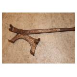 Antique Intedge Co Chicken or Turkey Sinew