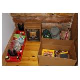 Gun Cleaning Station, 2 Van Dykes Taxidermy Kits,