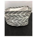 Grey/white collapsible basket
