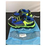 Sport shoes size 3.5