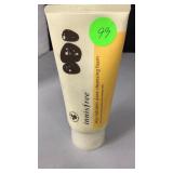 Innisfree juju volcanic pore cleansing foam