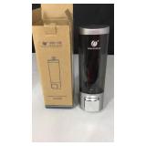 Manual soap dispenser