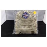 Winter hat ponytail hole cream