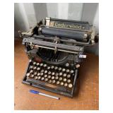 UNDERWOOD TYPEWRITTER