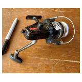 FISHING REEL