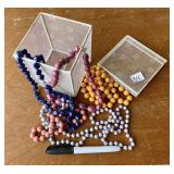 NECKLACES GROUP IN CONTAINER