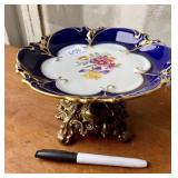 PLATTER WITH METAL BASE