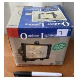 OUTDOOR LIGHT IN BOX