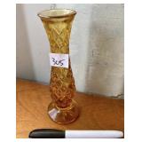VINTAGE ART GLASS VASE