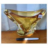VINTAGE ART GLASS VASE