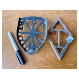 METAL TRIVETS - 2