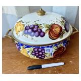 VINTAGE TABLE TOPS UNLINMITED ENAMEL POT AND LID
