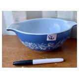 VINTAGE PYREX MIXING BOWL