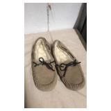 Size 6 Moccasin style shoes Size 6 Moccasin style shoes