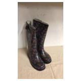 New peace size 7 rain boots New peace size 7 rain boots