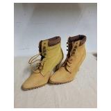 High heeled leather shoes size 6 look unworn one High heeled leather shoes size 6 look unworn one